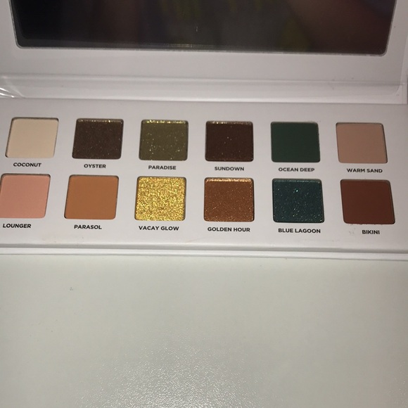 ICONIC LONDON | Beachside Babe Eyeshadow Palette - Picture 2 of 9